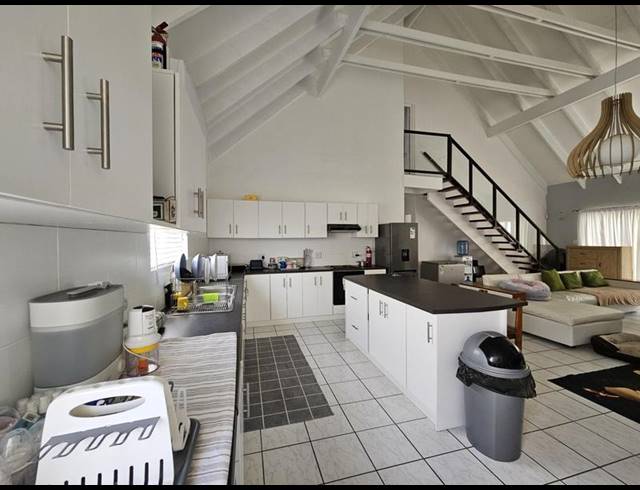 4 BEDROOM HOUSE FOR SALE IN GOLDEN MILE